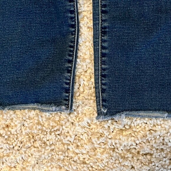 J. Crew 9" High-Rise Skinny Jeans size 27, Inseam 23 - Picture 8 of 11